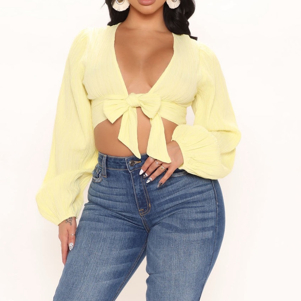 Yellow crop top 💛 - Picture 4 of 4